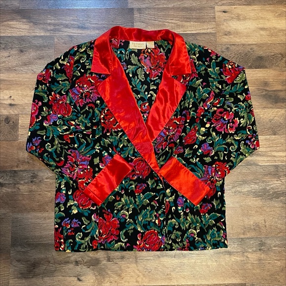 Vintage | Victoria’s Secret Gold Label Satin Pajama Sleep Set - Picture 5 of 11